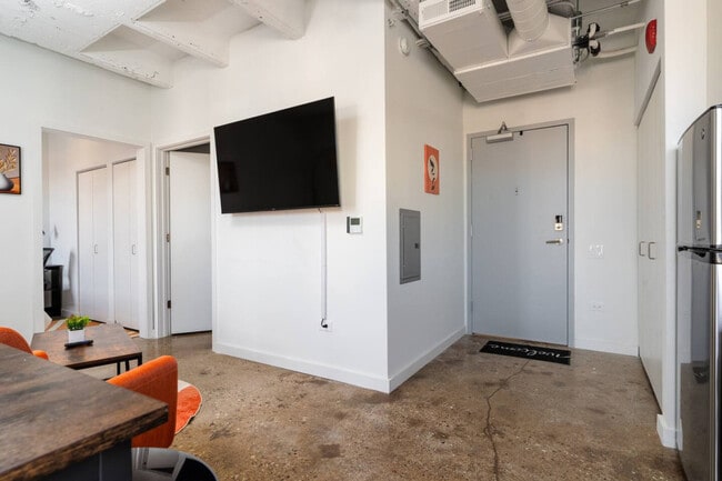 Photo - 1049 W Lawrence Ave Unit ID1058521P