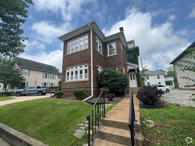 Building Photo - 907-909 S 4th St Unit 907 S 4th St Rental