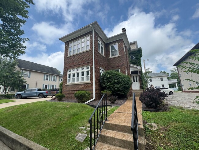 907-909 S 4th St - 907-909 S 4th St Apartment Unit 907 S 4th St