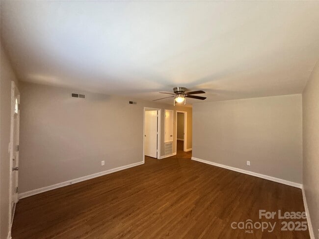 Photo - 409 Hawley Ave