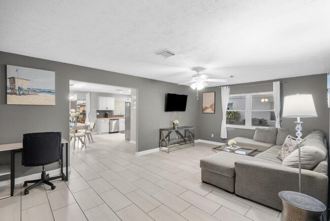 Photo - 730 SE White Ave