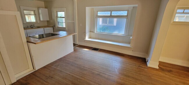 Photo - Remodeled South Hill charmer