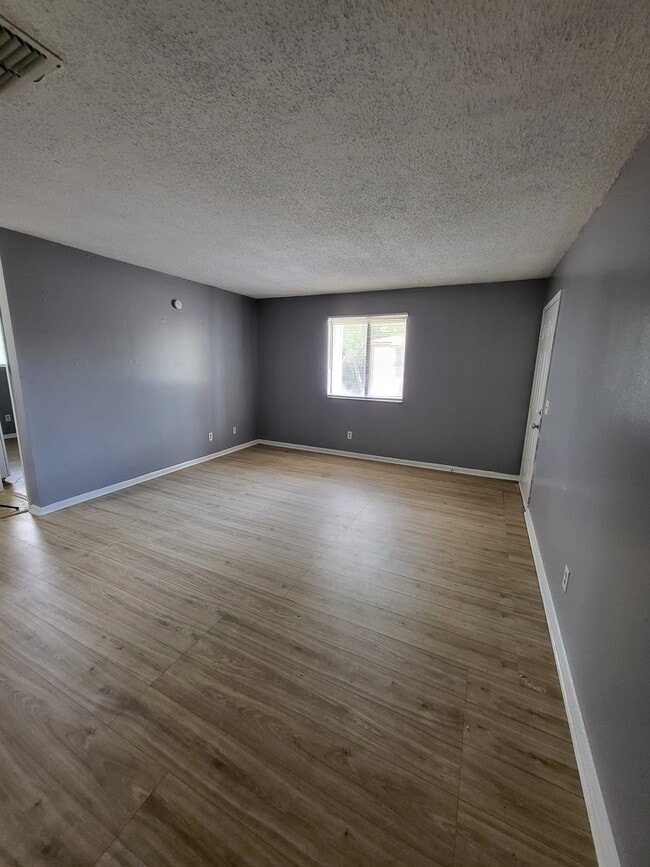Photo - 5123 Westchase Ct Unit 4