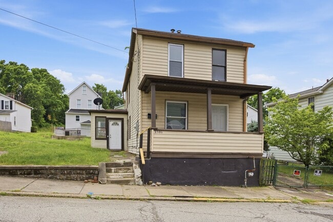 Building Photo - Charming 2BR, 1BA house in McKeesport