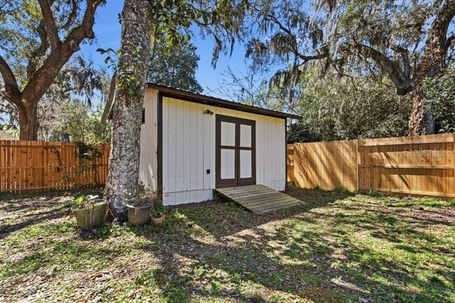 Photo - 220 SE 71st St