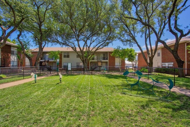 Photo - Crestbrook Apartments