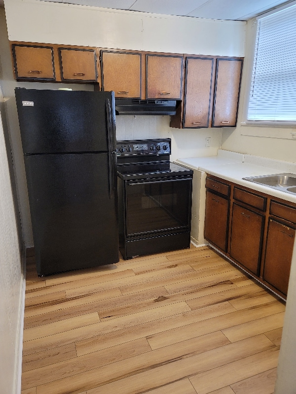 Photo - 448 W Railroad Ave