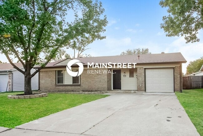 Photo - 3 Bedroom Pet-Friendly Home in MESQUITE, TX with Main Street Renewal