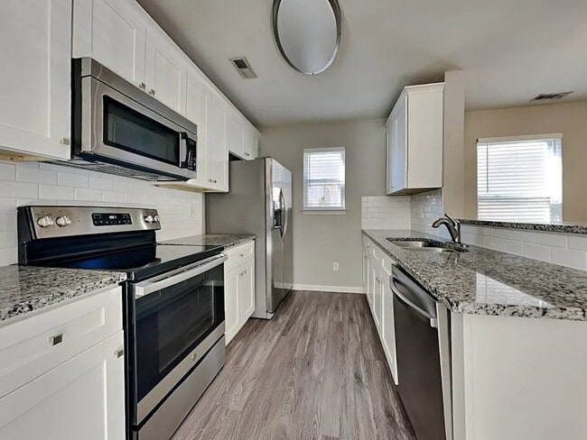 Photo - 3926 Damask Drive