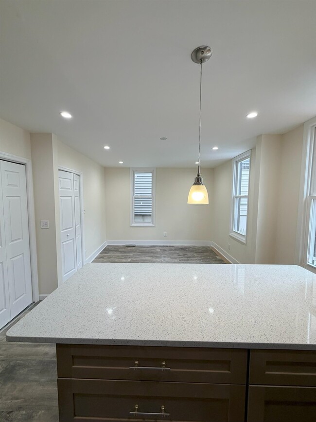 Photo - 1426 43rd St