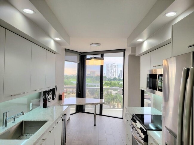 Photo - 20281 E Country Club Dr Unidad 503