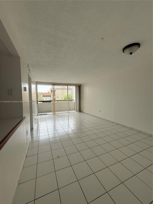 Photo - 802 NW 87th Ave Unidad 319