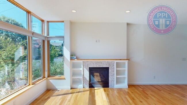 Photo - Modern Townhome In SE Floor to Ceiling Wi...