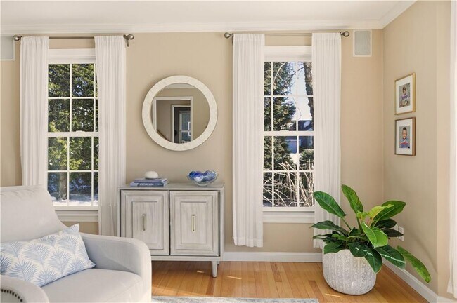 Photo - 105 Lilac Ln