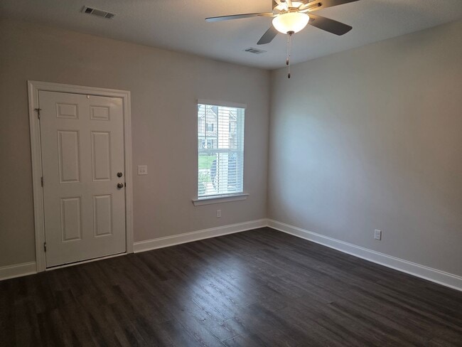 Photo - 57 Oakmont Dr