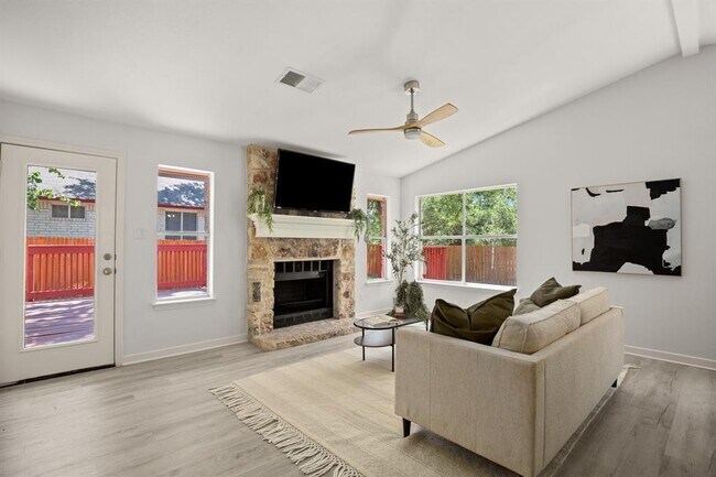7403 Rankin Trail