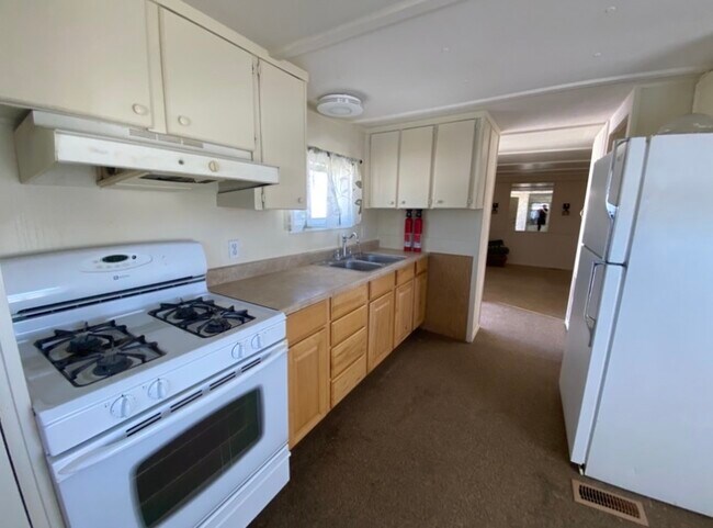 Photo - 251 Place Ln