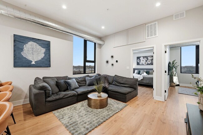 Building Photo - 6044 N Winthrop Ave Unit ID1372957P