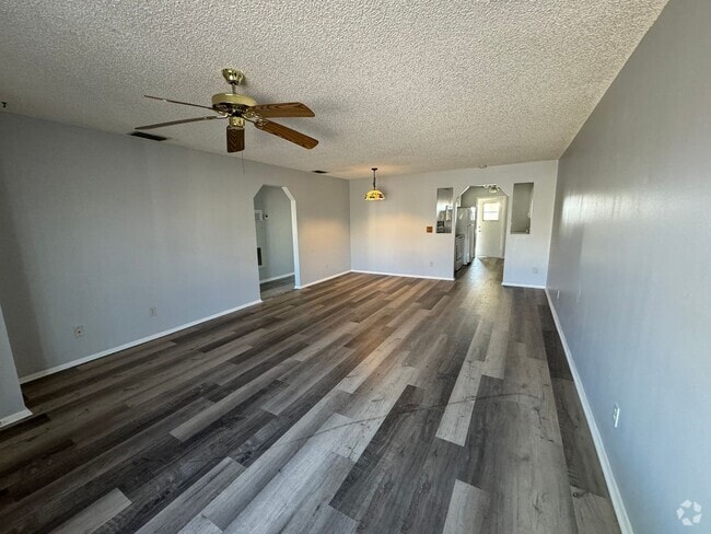Building Photo - GORGEOUS 2BR/2BA Recently Remodeled Apartm... Rental