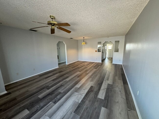GORGEOUS 2BR/2BA Recently Remodeled Apartm... - GORGEOUS 2BR/2BA Recently Remodeled Apartm... Condo