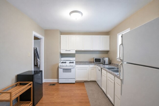 Photo - 642 Golfview Dr