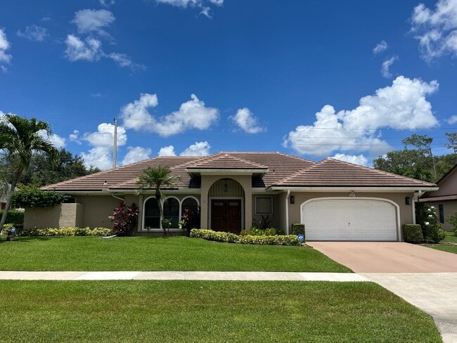 Photo - 1250 Barnstaple Cir House