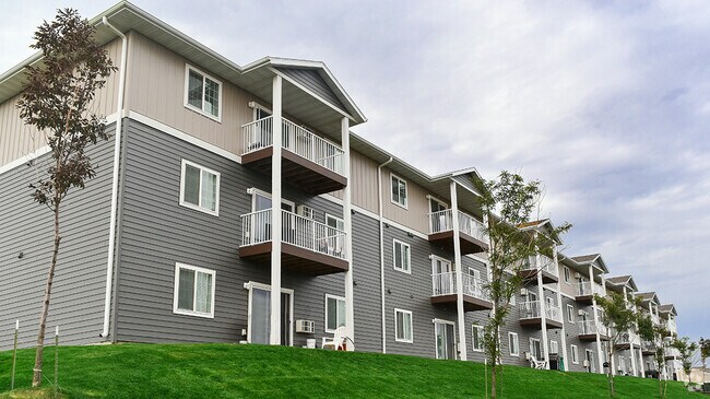 BAKKEN RIDGE - Bakken Ridge Apartments