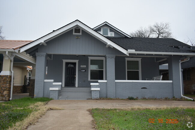 Building Photo - 2921 S Jennings Ave Rental