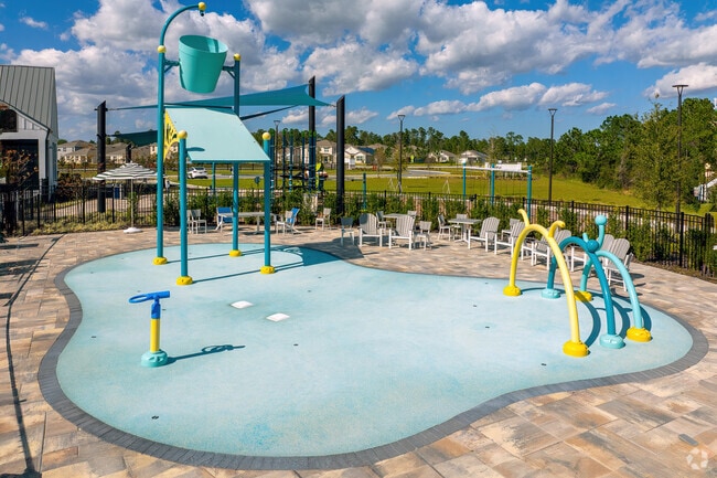 Splashpad - Ibis Park at Harmony West