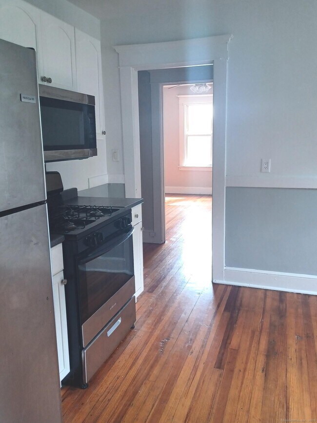 Photo - 37 Fairfield St Apartment Unit 3rd Floor