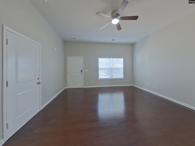 Photo - 474 Finch Ln