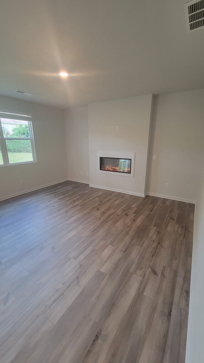 Photo - 1049 Prudence Dr