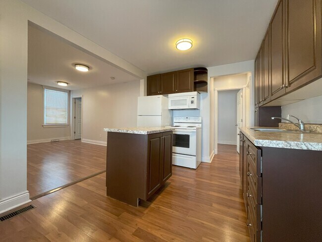 Photo - 112 Orange St Unit B