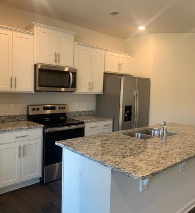 Photo - Spacious 3 Bed Townhouse with 2 Full Baths in Greer, SC -