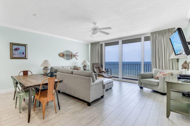 Building Photo - 365 E Beach Blvd Rental