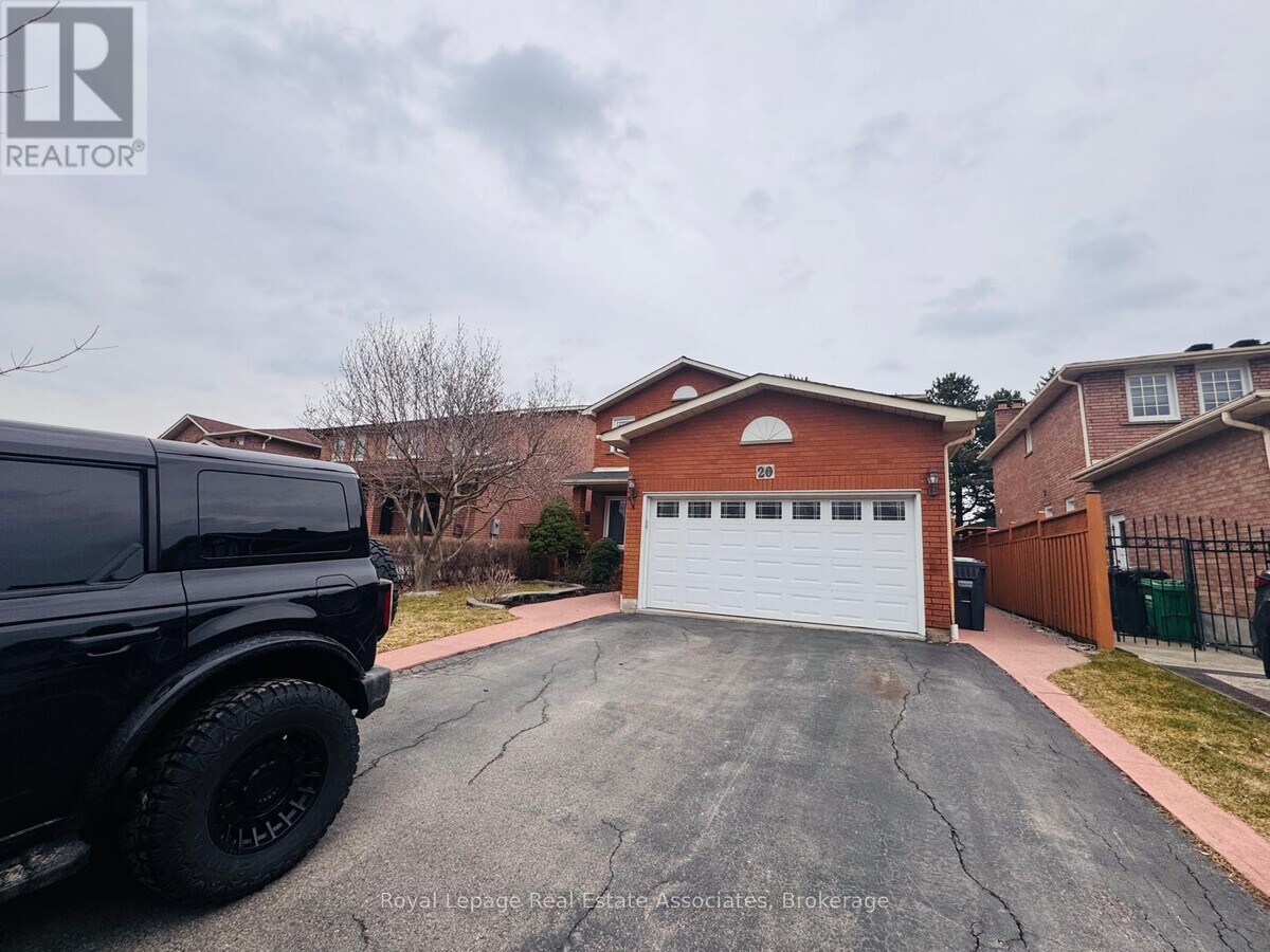 Photo - 20 Inverary Dr