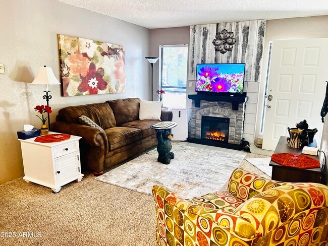 Photo - 2700 S White Mountain Rd Townhome