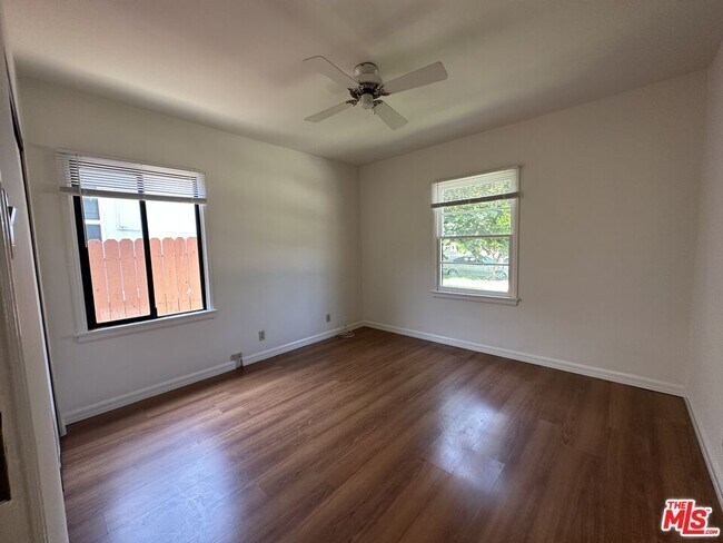 Photo - 4608 Saloma Ave