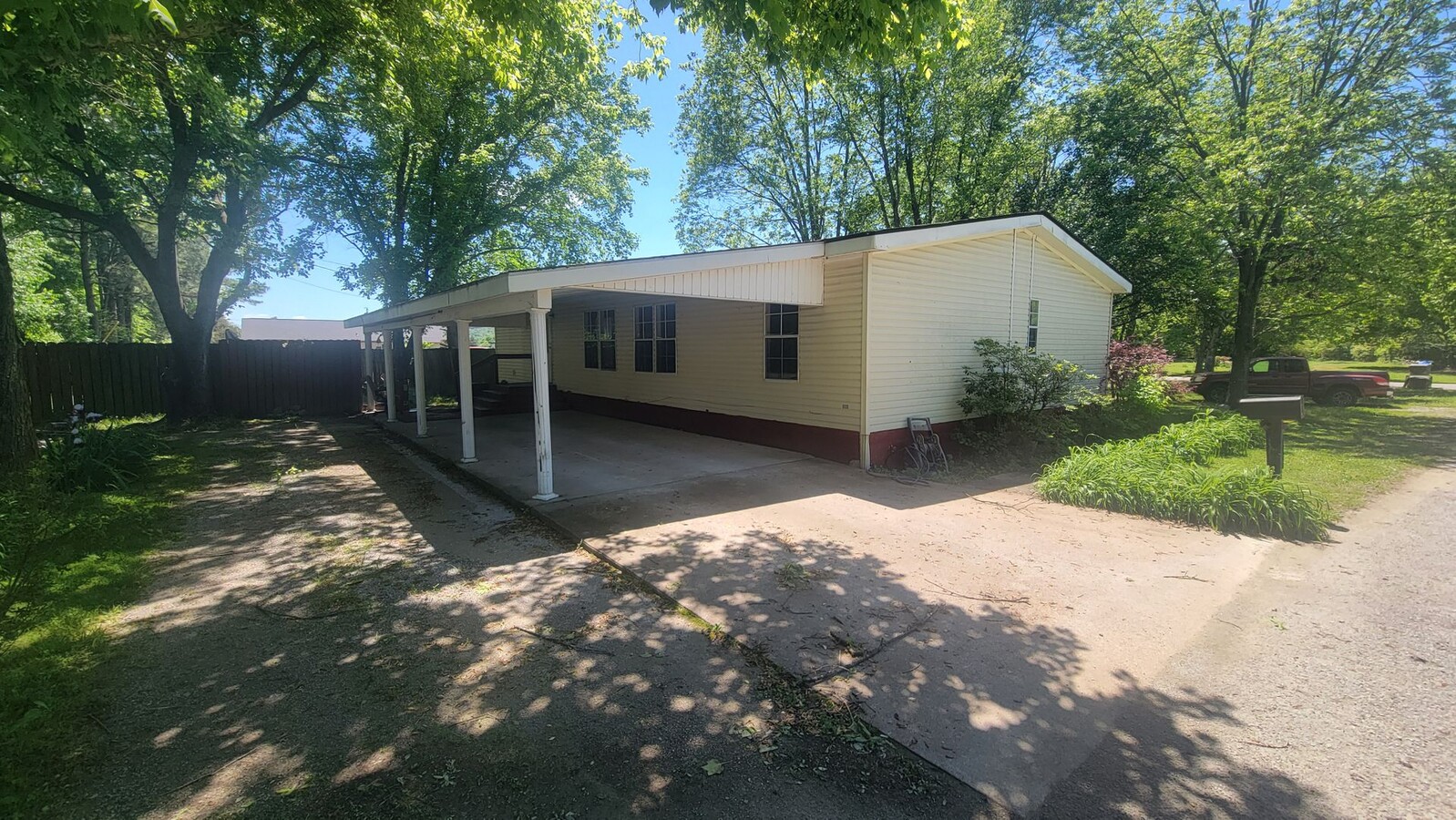 Photo - 3 Bed/ 2 Bath Home Off of White Drive