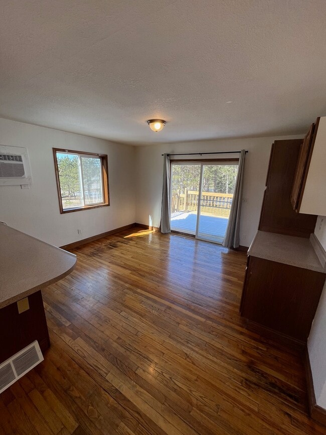 Photo - E1696 Akron Ave Unidad E1696 - Right