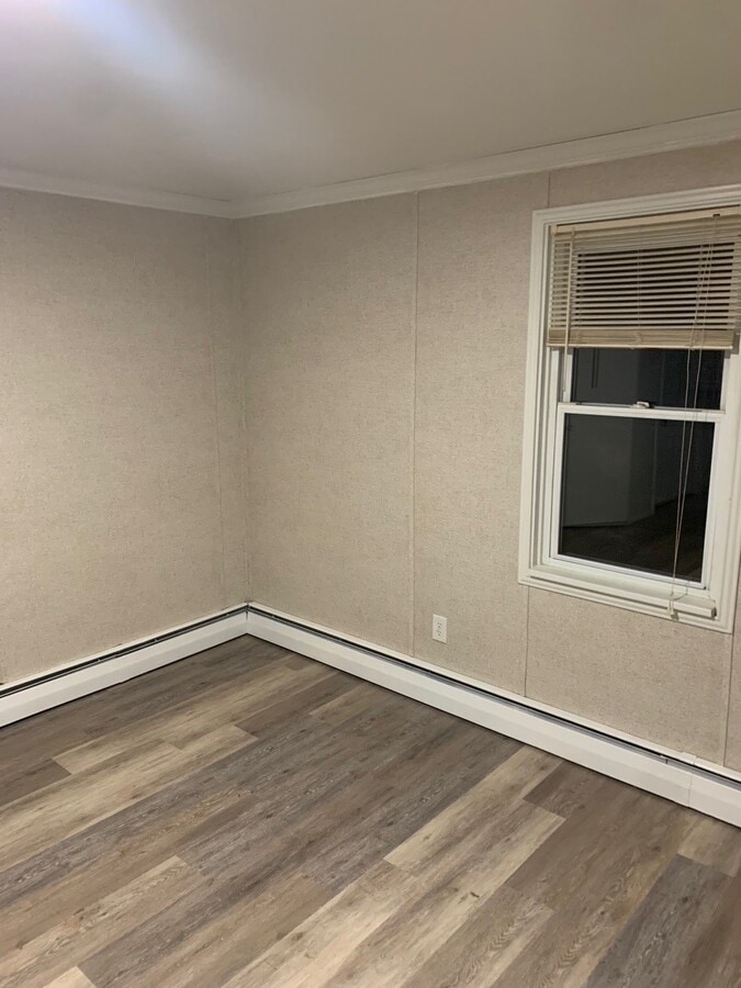 Photo - 1 E Broad St