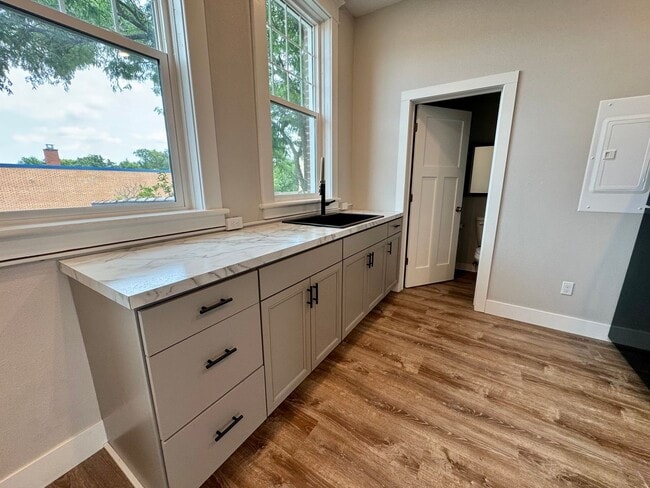 Photo - Modern 1 Bedroom! AVAILABLE NOW! Unit #125