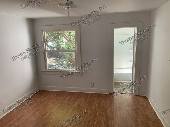 Photo - 1316 Clark St