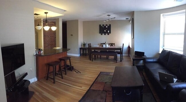 Photo - 102 Gainsborough St Unidad 304E