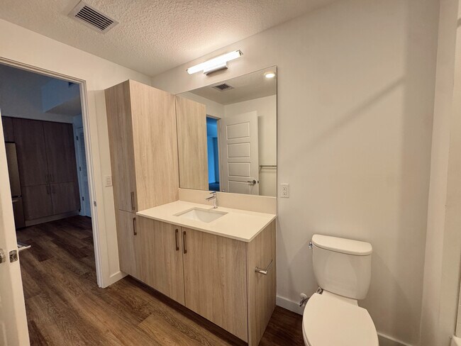 Photo - 426 NW 8th St Unidad A1