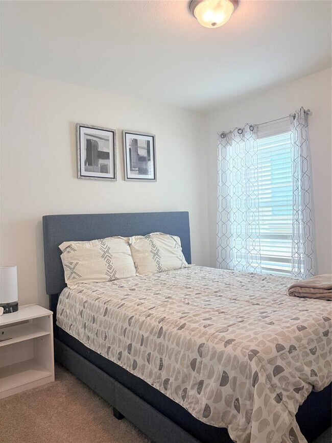 Photo - 182 Shackleton Dr