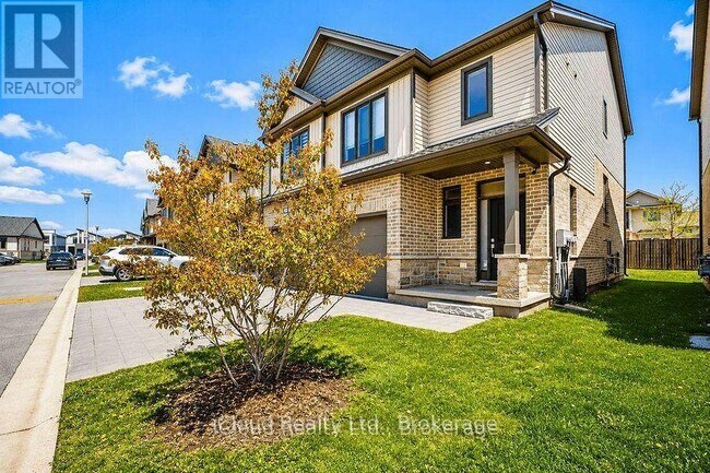 Photo - 745 Chelton Rd