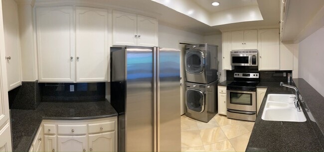 Photo - Beautiful Gigantic Condo in Beverly Hills!!!