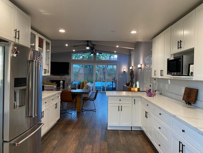 Photo - 588 E Angela St