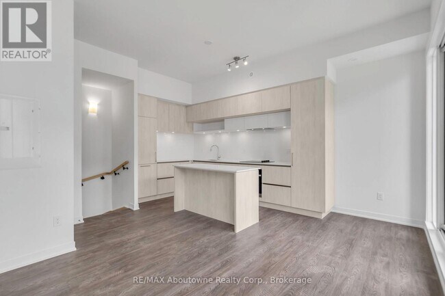 Photo - 2 Steckley House Ln